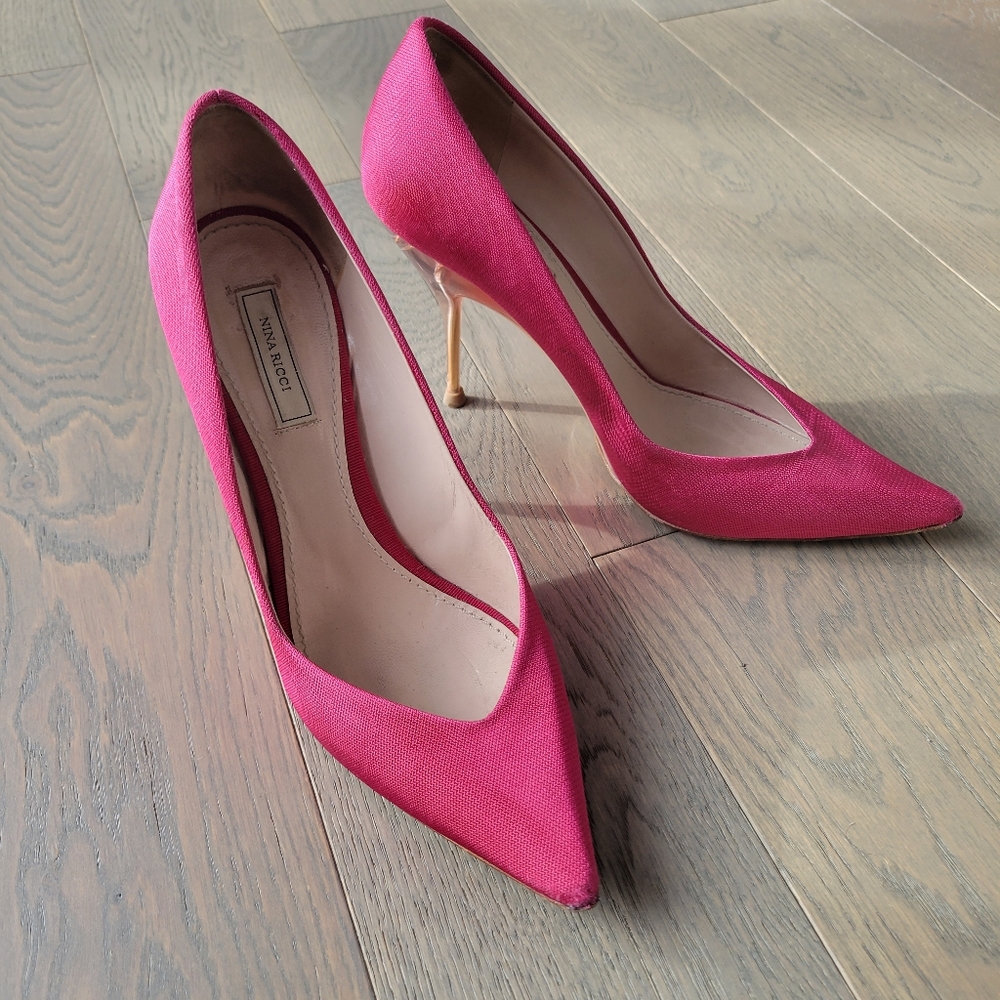 Nina Ricci hot pink pump